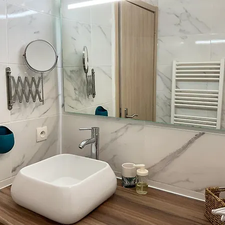 La Prom 2 - A Two Bedroom With A Sea View Apartment