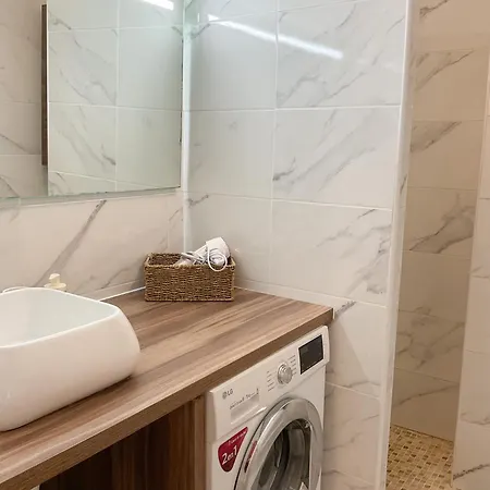 La Prom 2 - A Two Bedroom With A Sea View Apartment